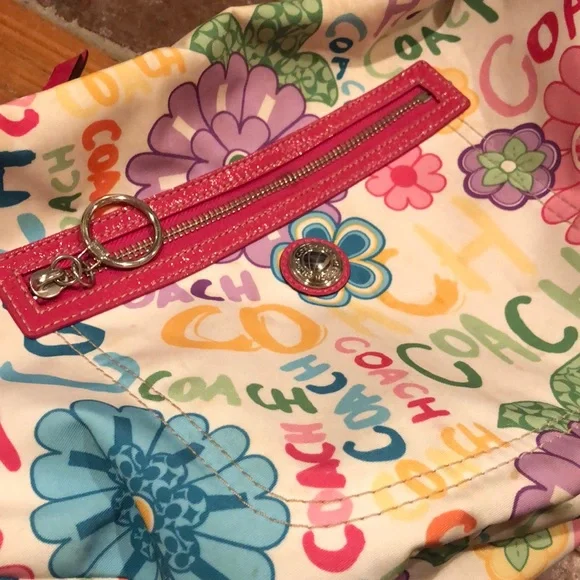 Coach Poppy Daisy Floral Graffiti - Picture 2 of 5